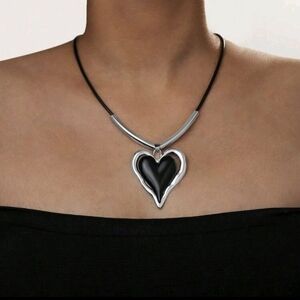 Black Heart Pendant Necklace Women Jewelry